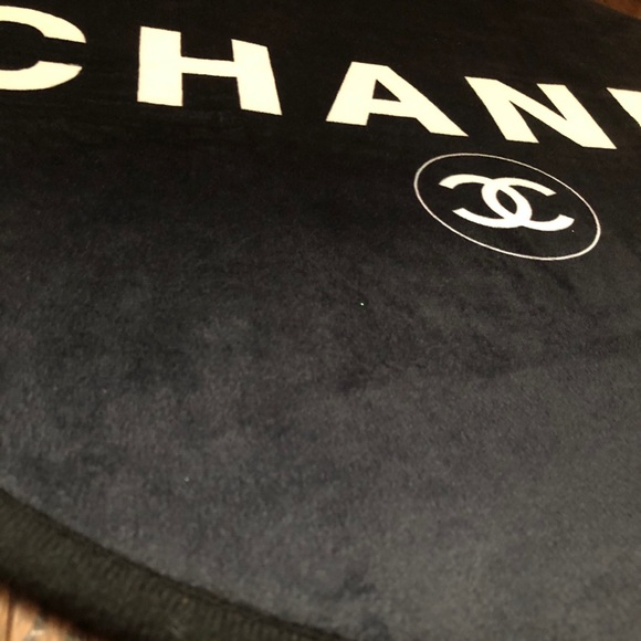 New Black & White Novelty Floor Mats 🤍🖤 - Picture 11 of 14